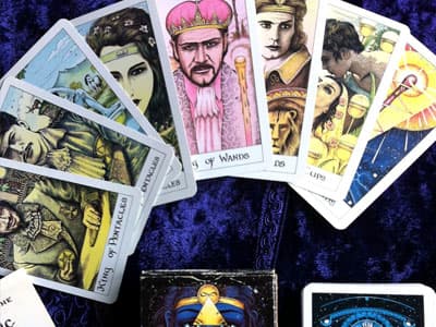 Vedeževanje iz kozmičnega tarota